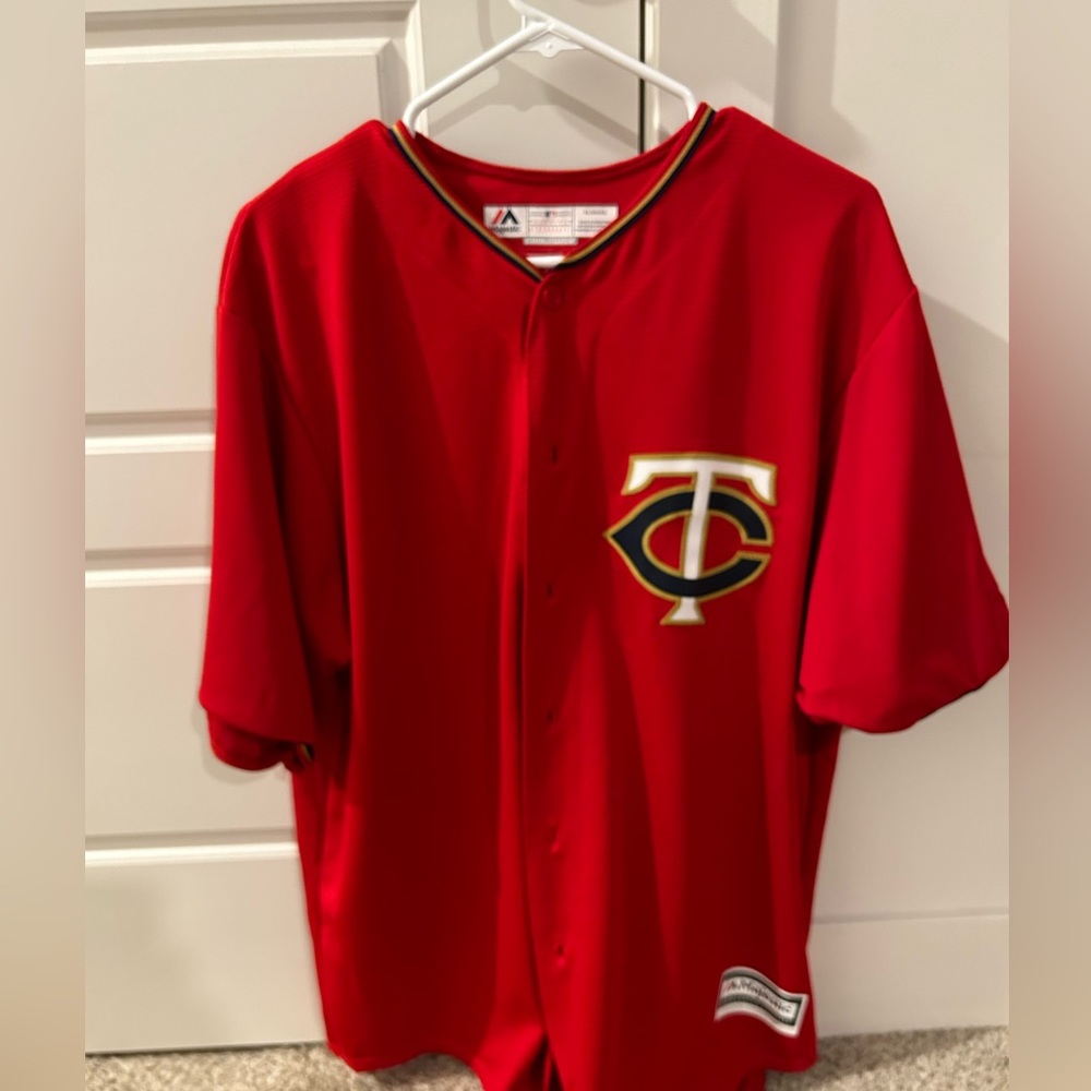 Red replica Minnesota Twins jersey